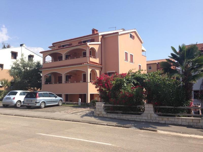 Zdjelar Aparthotel Porec Exterior photo