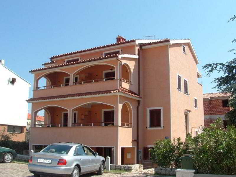 Zdjelar Aparthotel Porec Exterior photo